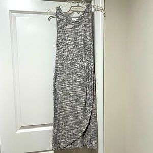 Sleeveless dress